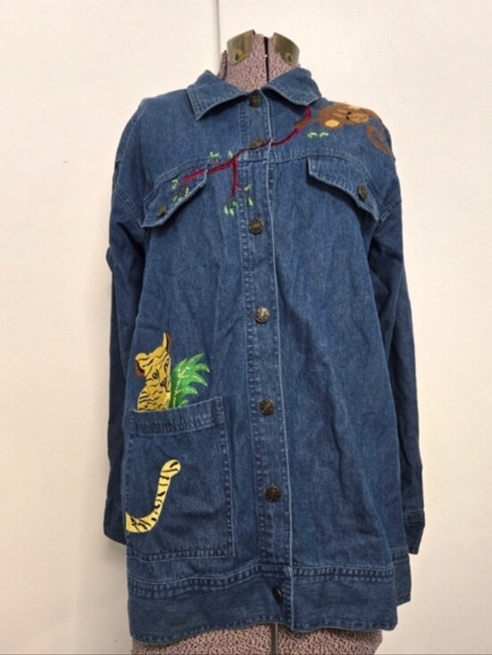 Quacker Factory Tops - Vintage The Quacker Factory Embroidered Denim Button-Up Top Artsy Safari Motif